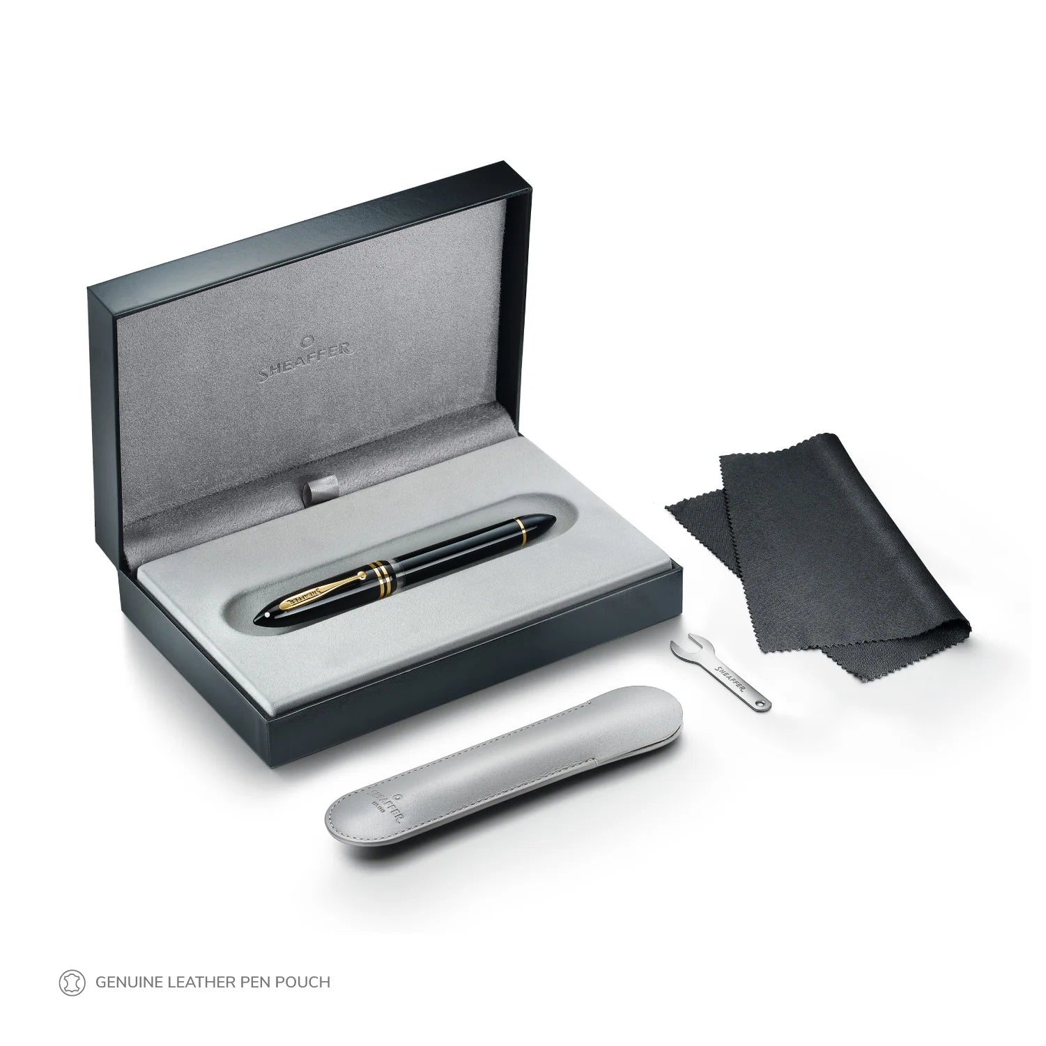 SHEAFFER BALANCE III GLOSSY BLACK AND GOLD TRIMS FOUNTAIN PEN MEDIUM