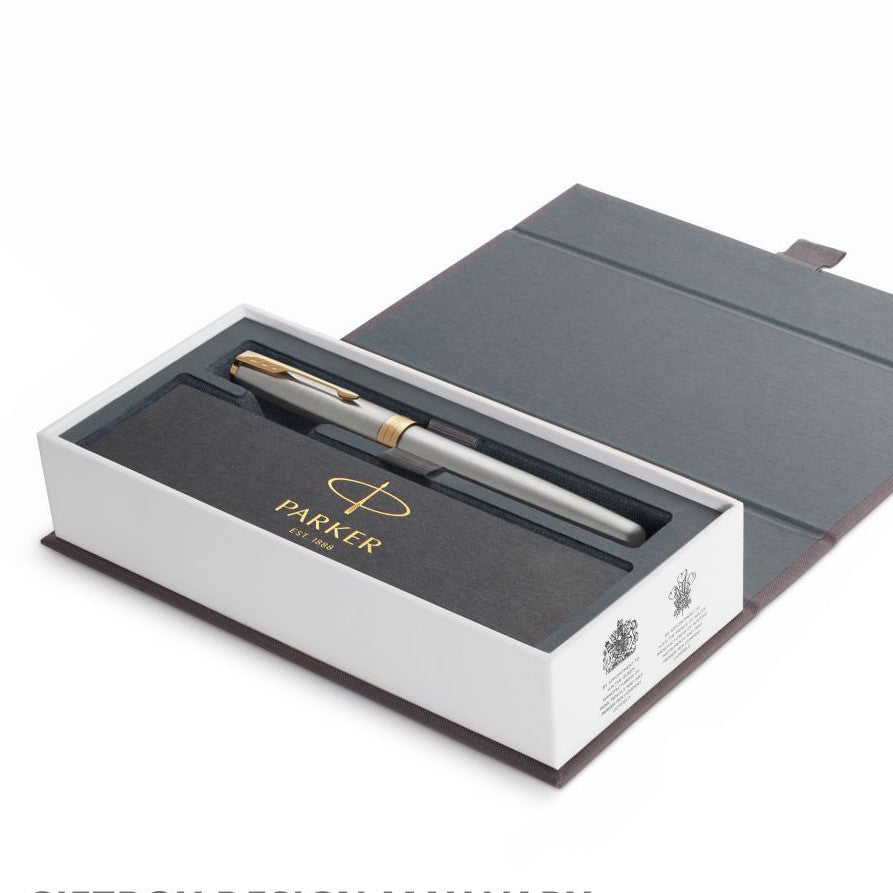 Parker Sonnet Fountain Pen Black Lacquer with Gold Trim