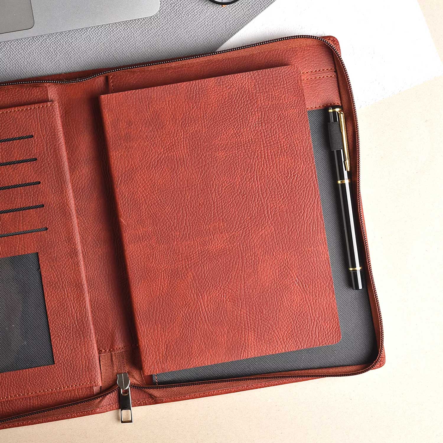 Scholar Vivant Folder Maroon Notebook - A5, Ruled
