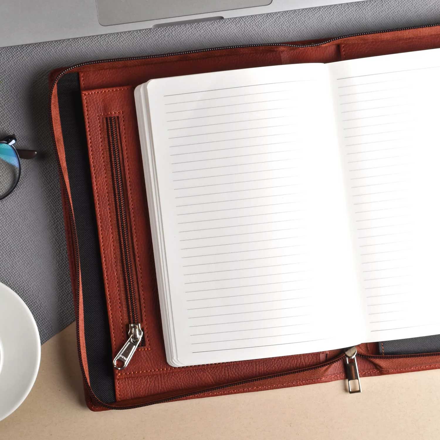 Scholar Vivant Folder Maroon Notebook - A5, Ruled